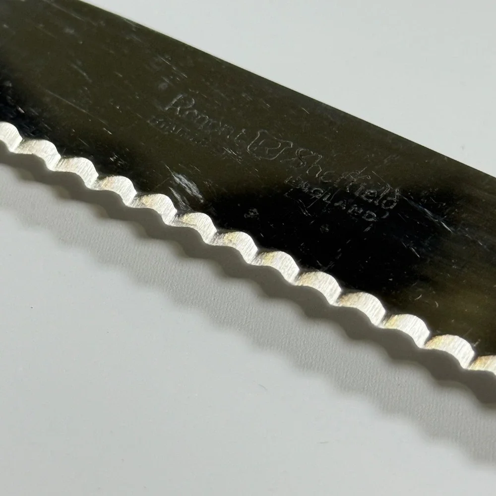 VTG Regent Sheffield Serrated Bread Knife Kitchen Tool Cream Faux Stag England